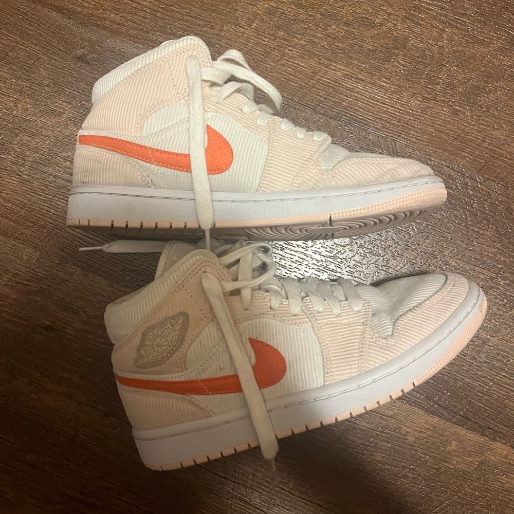 Women’s Nike Air Jordan 1 Mid